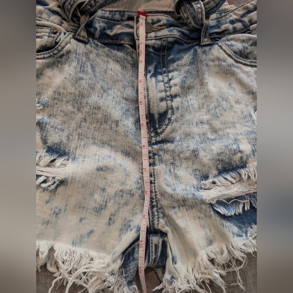Forever 21 Distressed Denim Jean Overall Shorts Acid Wash Size S - Picture 5 of 6